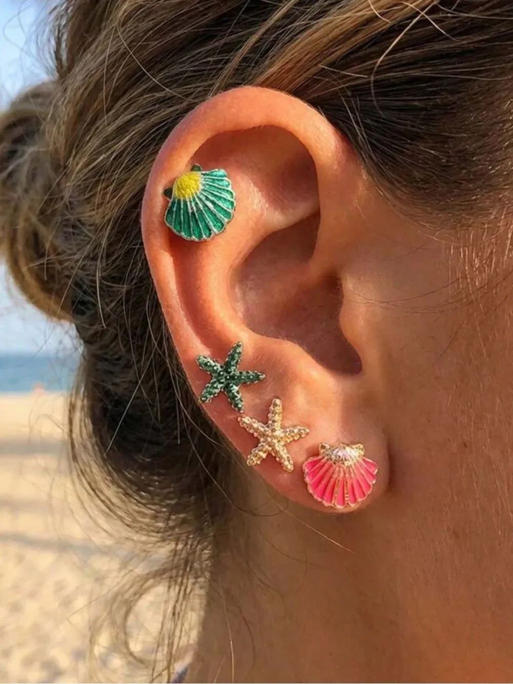 Green Shell Stud Earrings N2247
